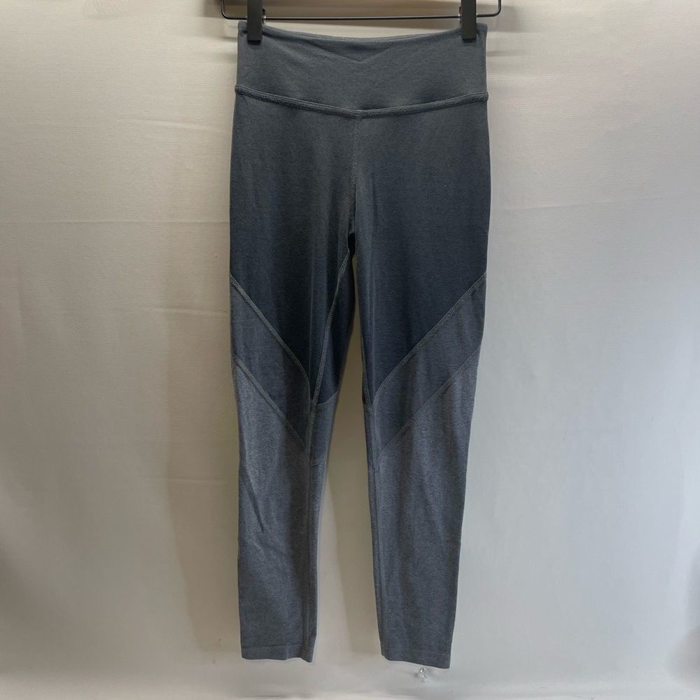 Beyond Yoga Grey Soft Leggings 7/8 size Small